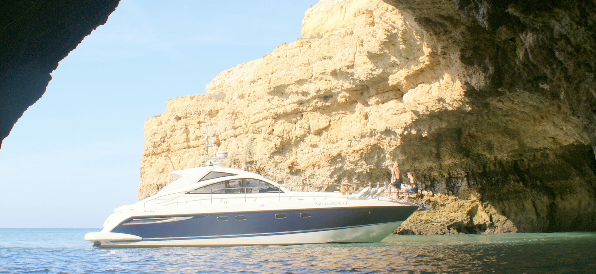 albufeira-luxury-boat-charter-Fairline-targa-47-1912x880